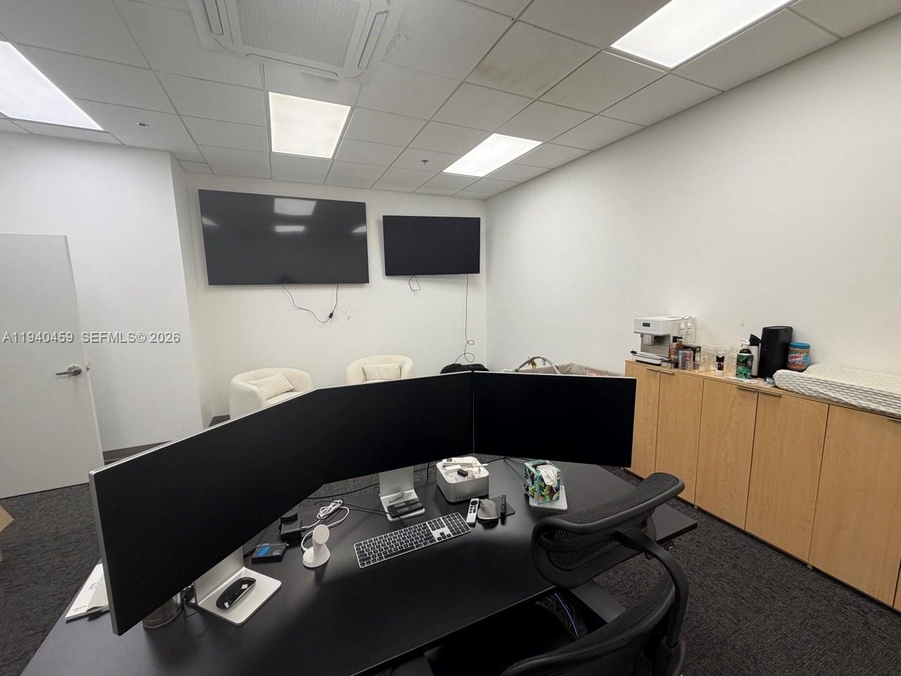   /   sq. ft. $ 2026-01-07 0 foto