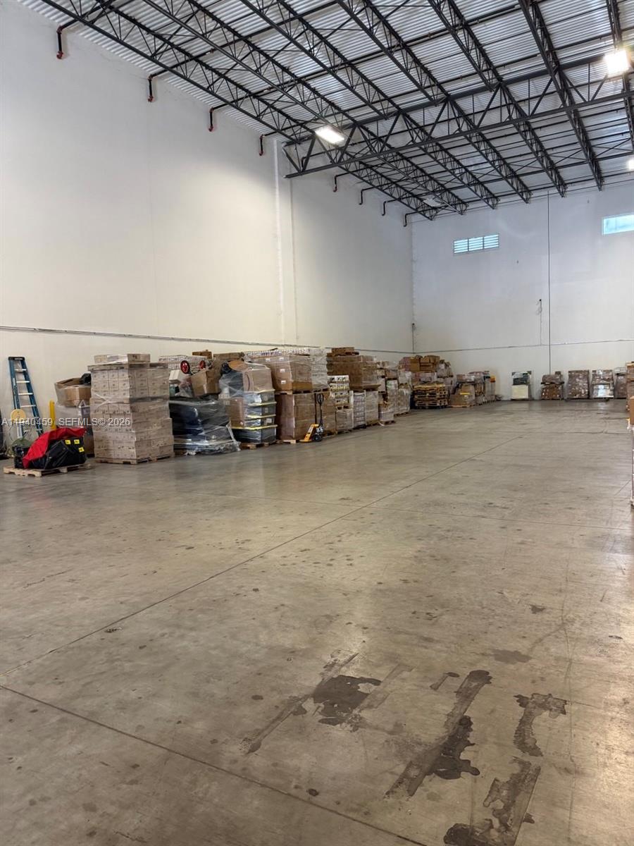   /   sq. ft. $ 2026-01-07 0 foto