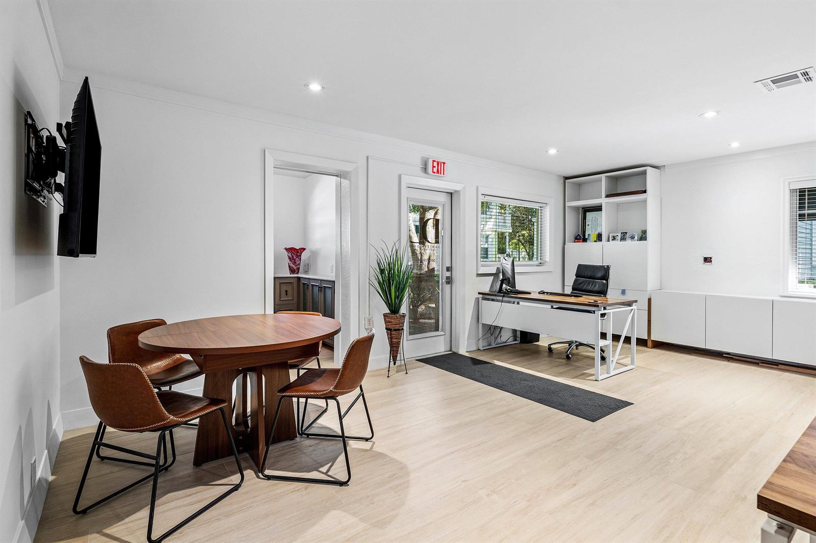 See details / 2 sq. ft. $ 2026-05-14 0 Photo
