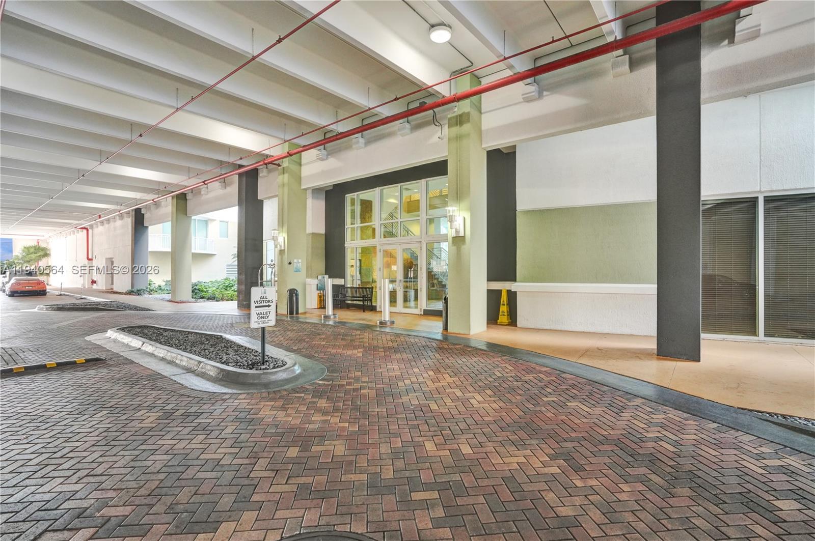 Фото 1755 Hallandale Beach Blvd  #PH04E, Hallandale Beach, Florida, 33009 - 