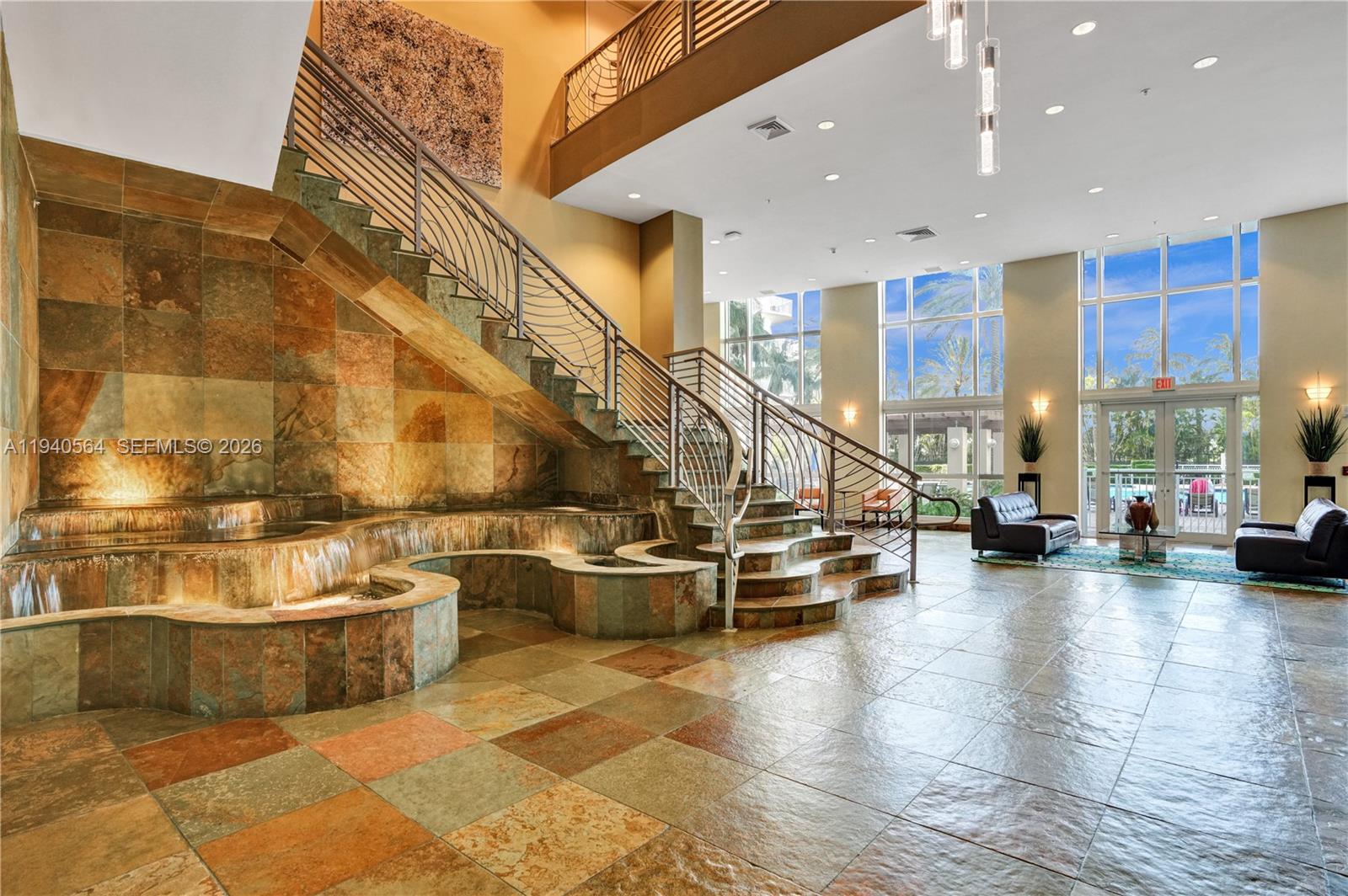 Фото 1755 Hallandale Beach Blvd  #PH04E, Hallandale Beach, Florida, 33009 - 