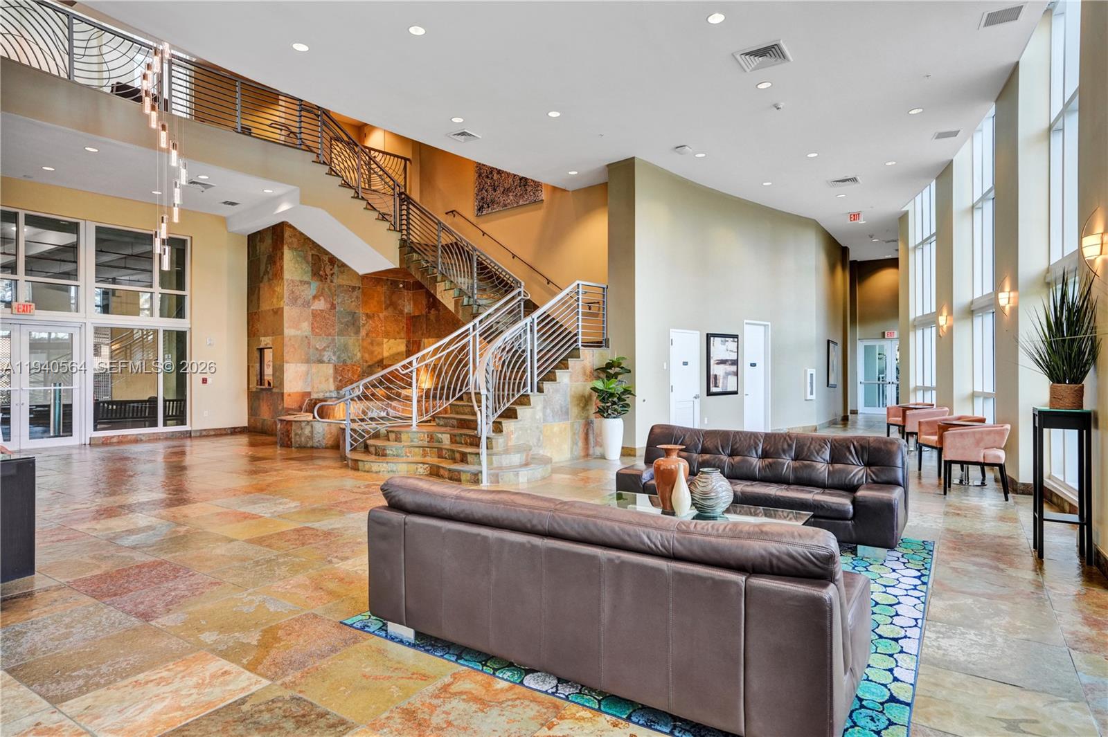 Фото 1755 Hallandale Beach Blvd  #PH04E, Hallandale Beach, Florida, 33009 - 