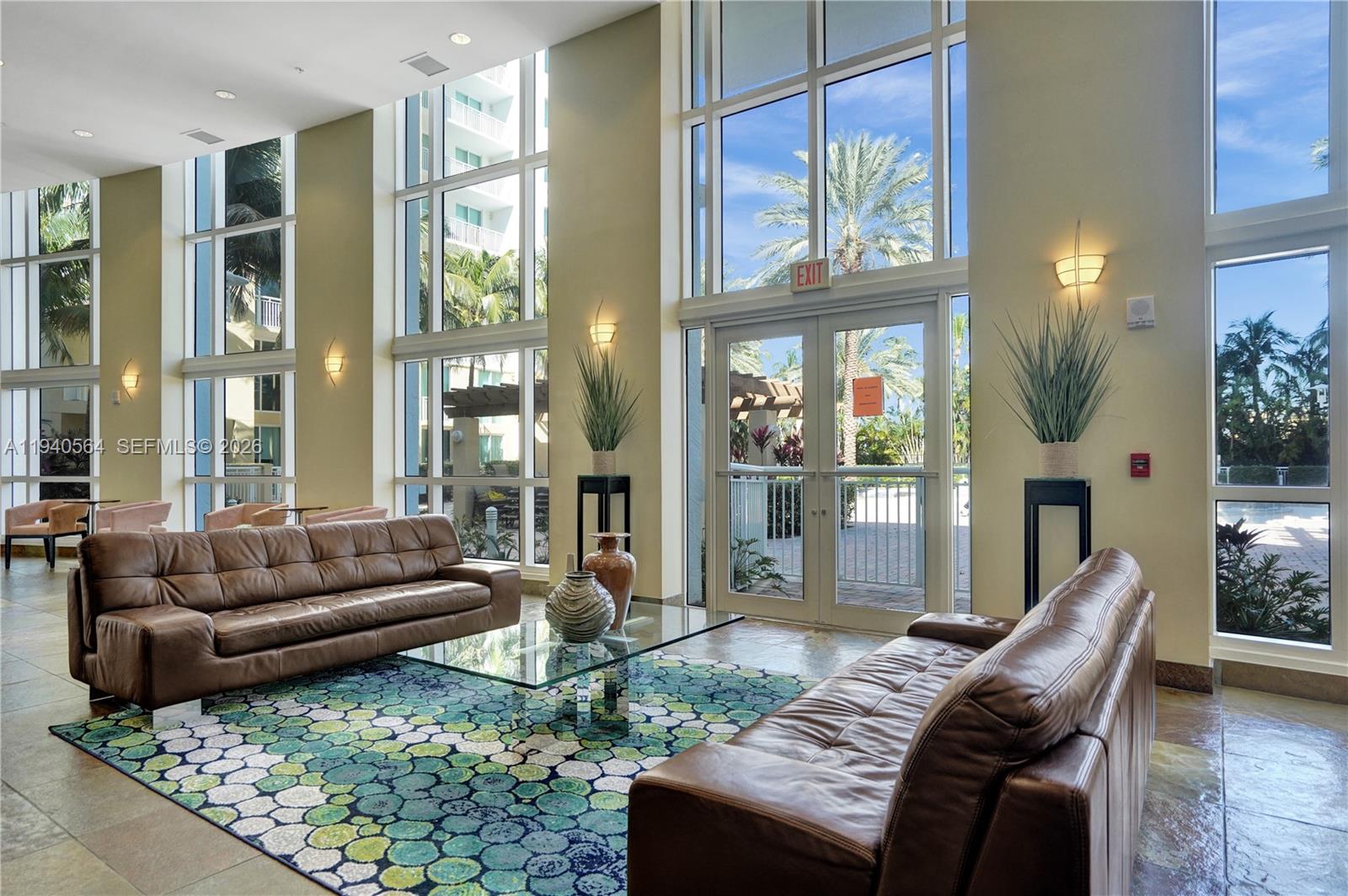 Фото 1755 Hallandale Beach Blvd  #PH04E, Hallandale Beach, Florida, 33009 - 