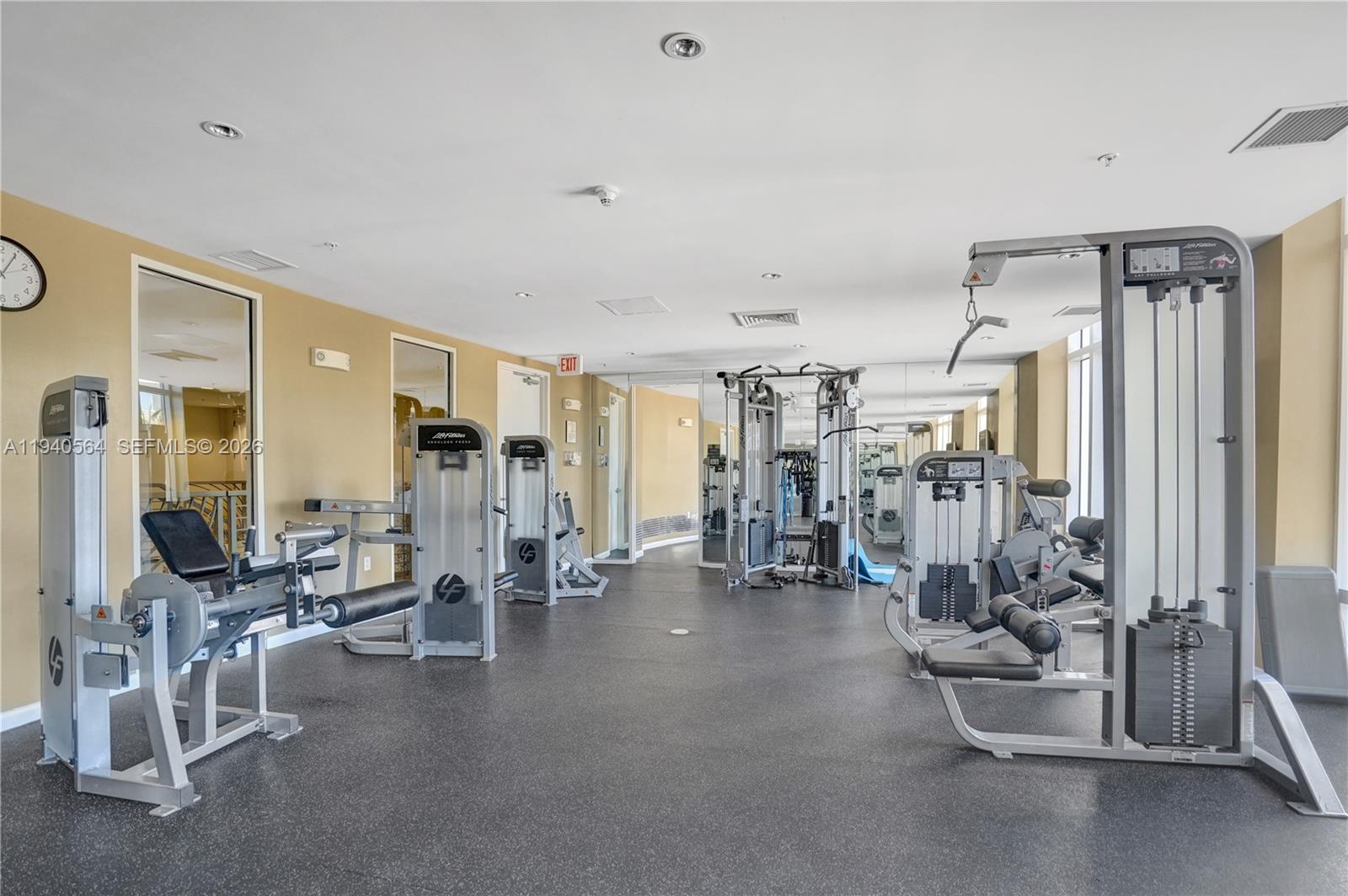 Фото 1755 Hallandale Beach Blvd  #PH04E, Hallandale Beach, Florida, 33009 - 