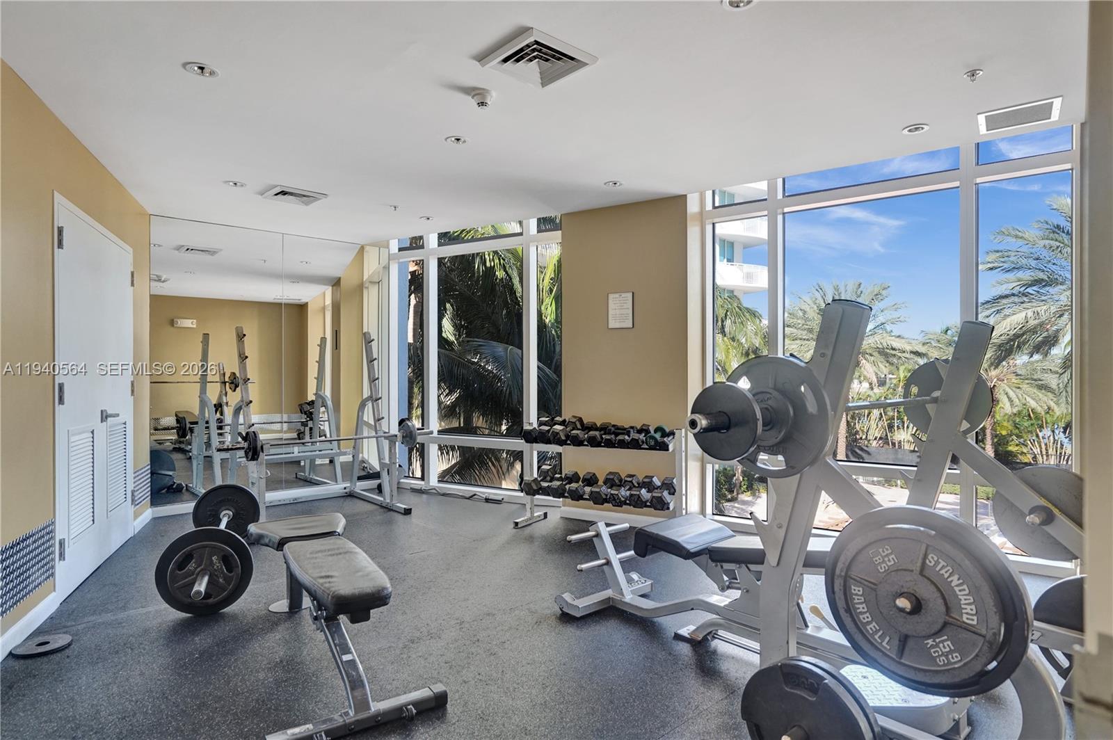 Фото 1755 Hallandale Beach Blvd  #PH04E, Hallandale Beach, Florida, 33009 - 