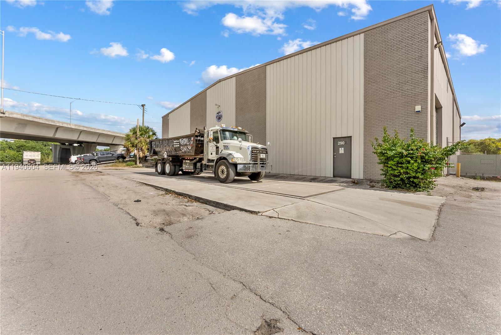   /   sq. ft. $ 2026-01-07 0 Photo