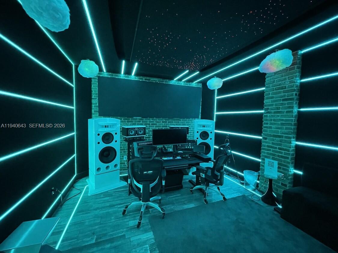 See details / sq. ft. $ 2026-01-07 0 Photo