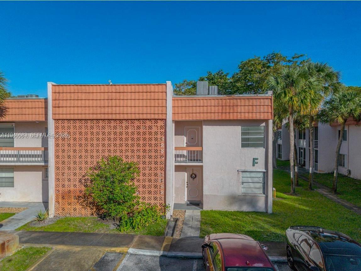 Ver detalles 207F 2 / 2 1100 sq. ft. $ 2026-01-07 0 foto