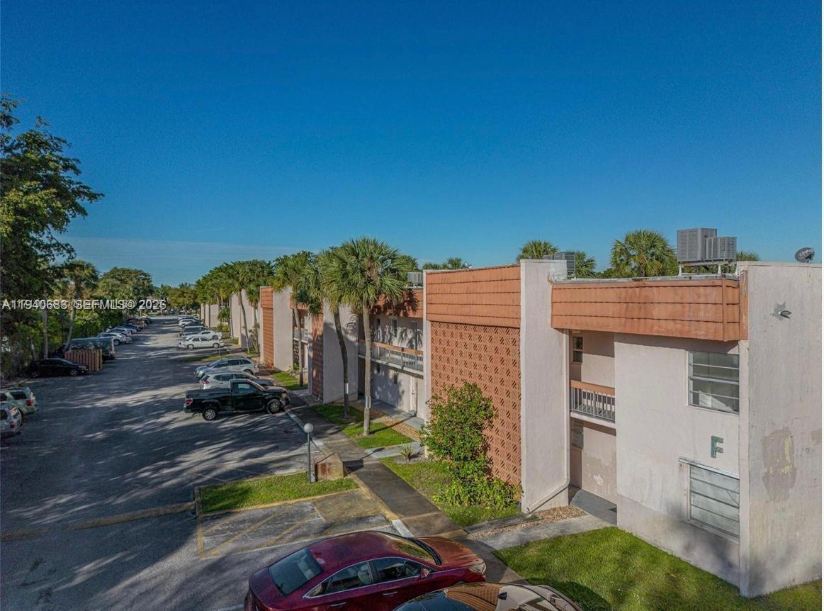 Ver detalles 207F 2 / 2 1100 sq. ft. $ 2026-01-07 0 foto