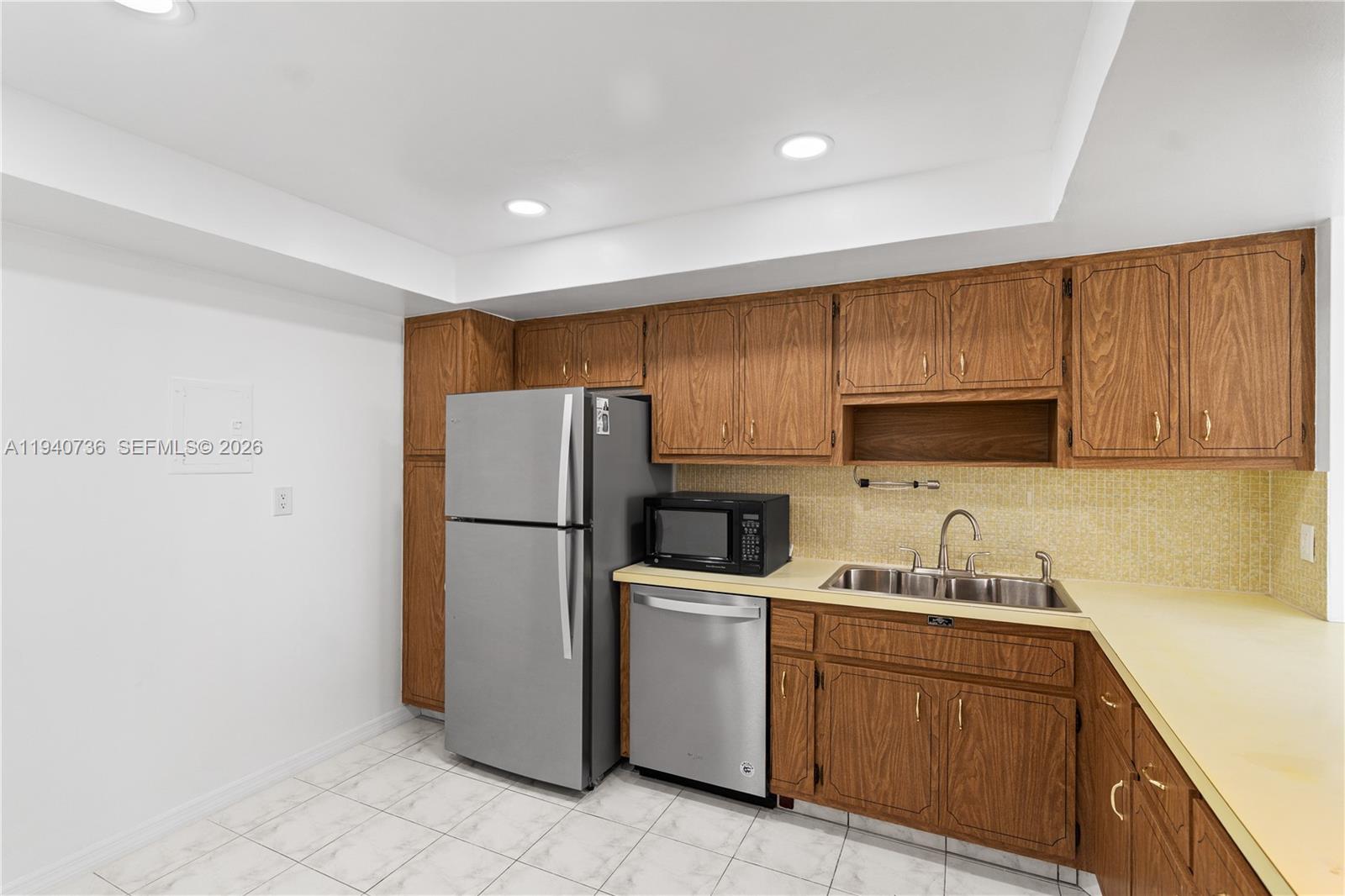 Ver detalles 301E 1 / 1 801 sq. ft. $ 2026-05-02 0 foto