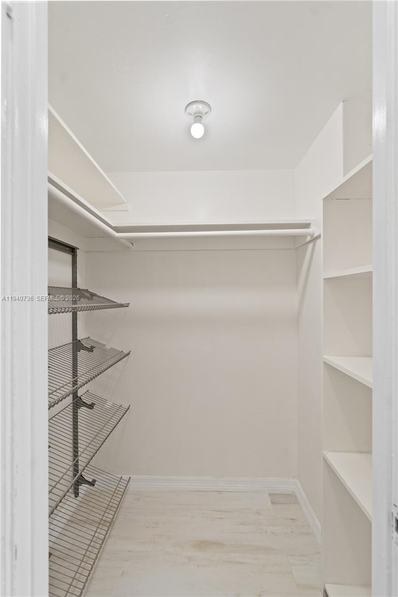 Ver detalles 301E 1 / 1 801 sq. ft. $ 2026-05-02 0 foto