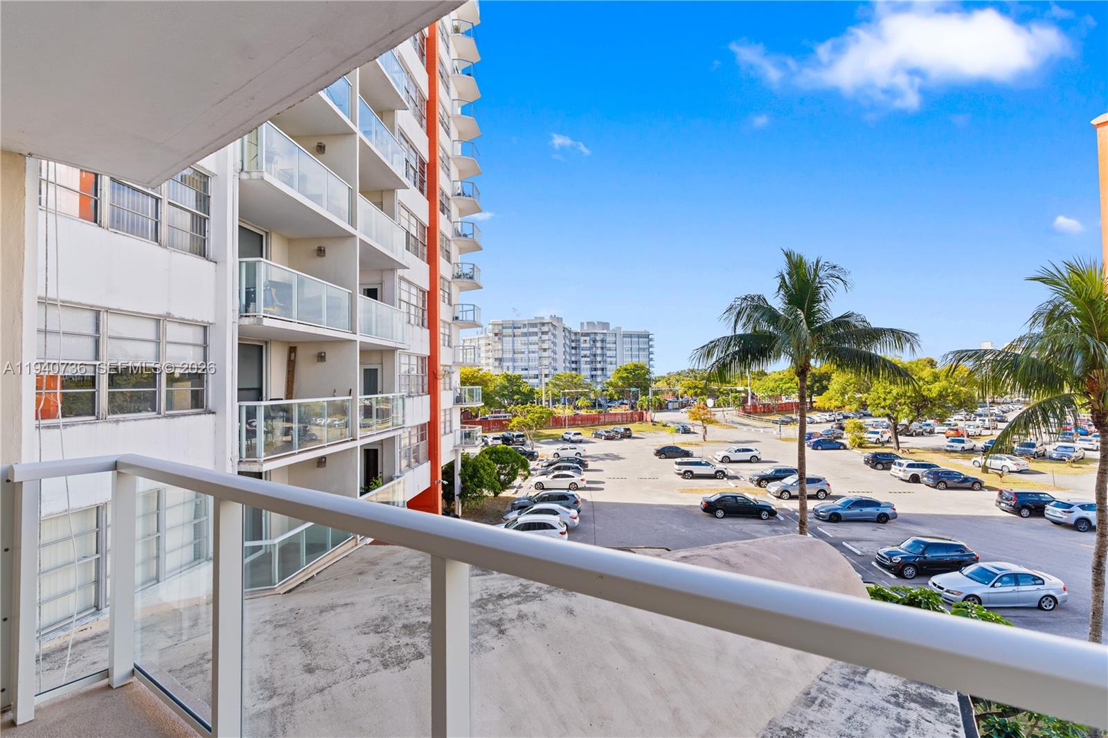 Ver detalles 301E 1 / 1 801 sq. ft. $ 2026-05-02 0 foto
