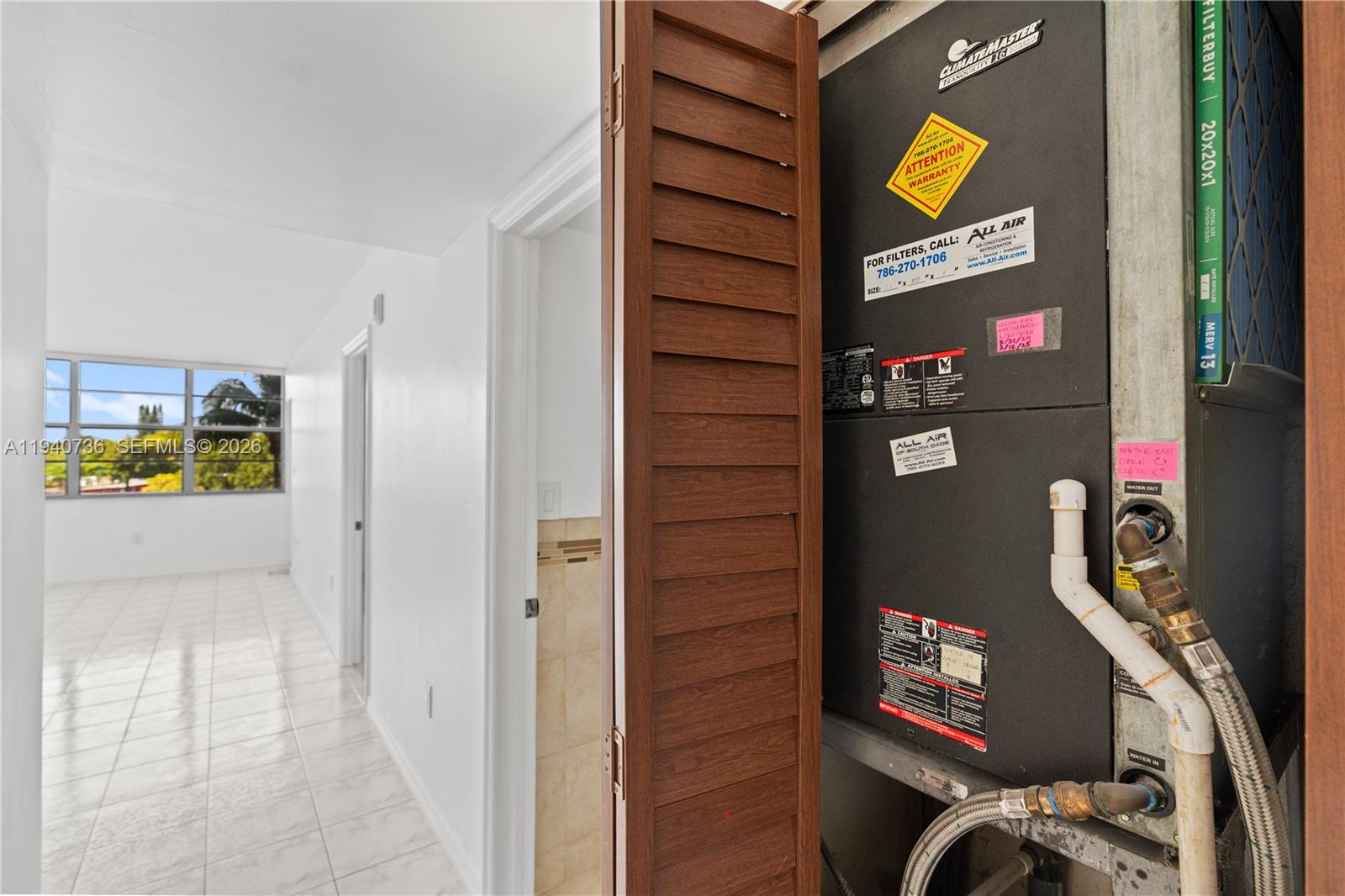 Ver detalles 301E 1 / 1 801 sq. ft. $ 2026-05-02 0 foto