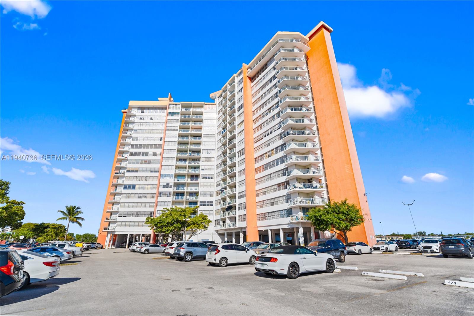 Ver detalles 301E 1 / 1 801 sq. ft. $ 2026-05-02 0 foto