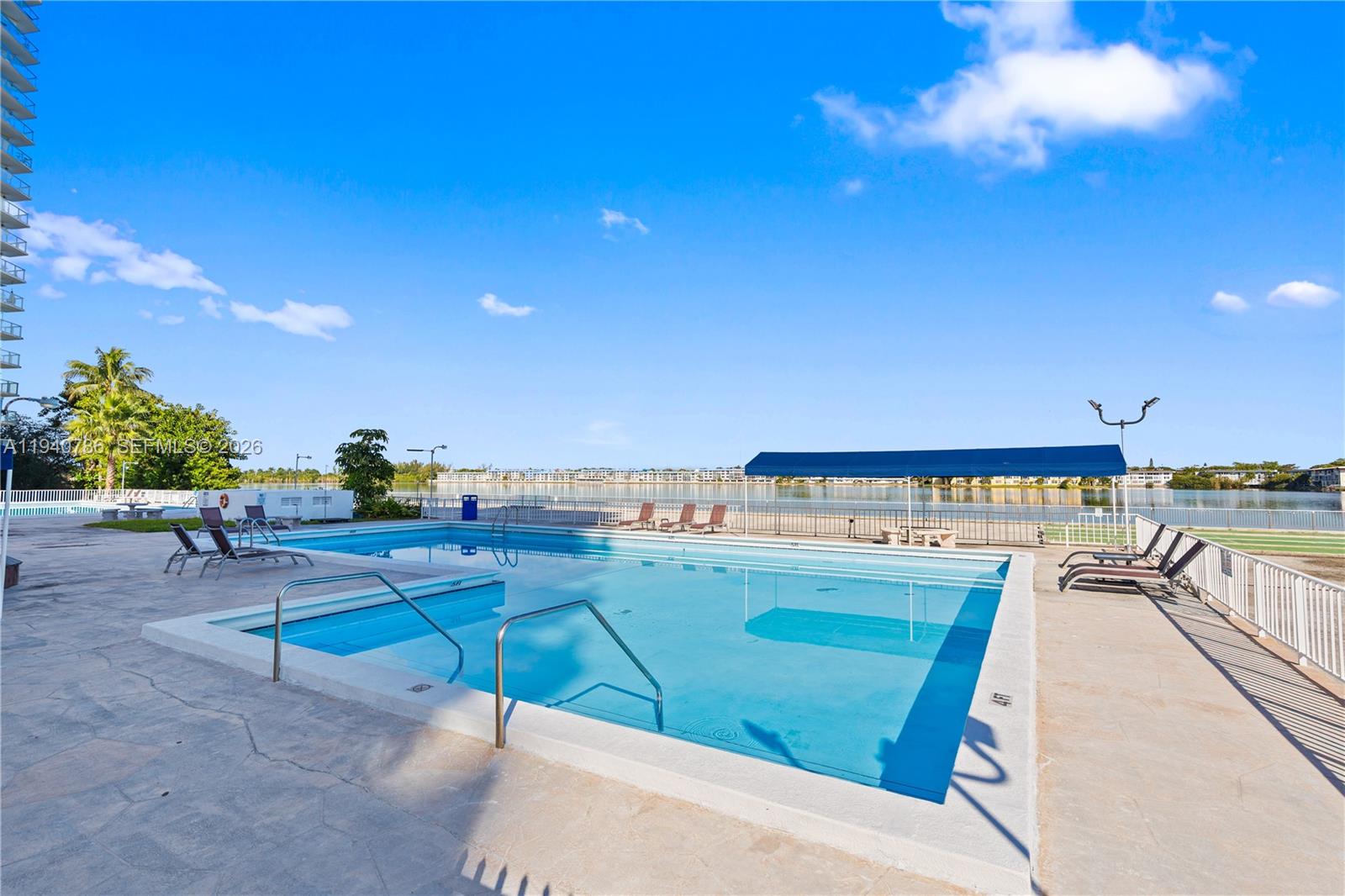 Ver detalles 301E 1 / 1 801 sq. ft. $ 2026-05-02 0 foto
