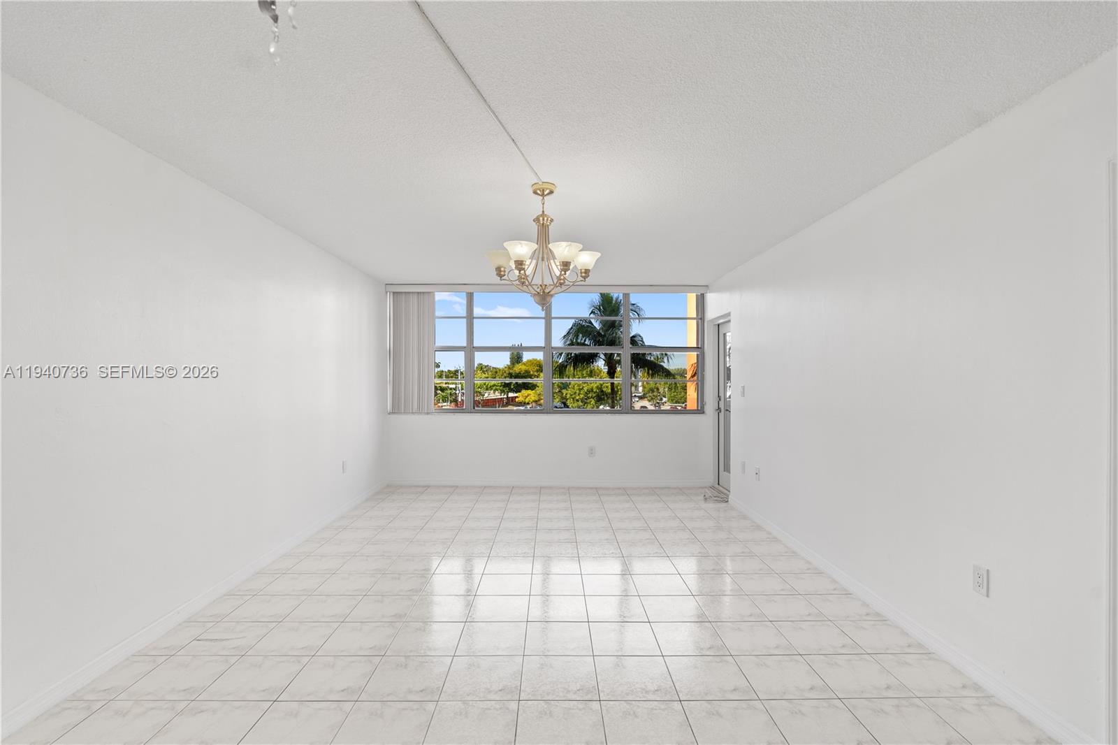 Ver detalles 301E 1 / 1 801 sq. ft. $ 2026-05-02 0 foto