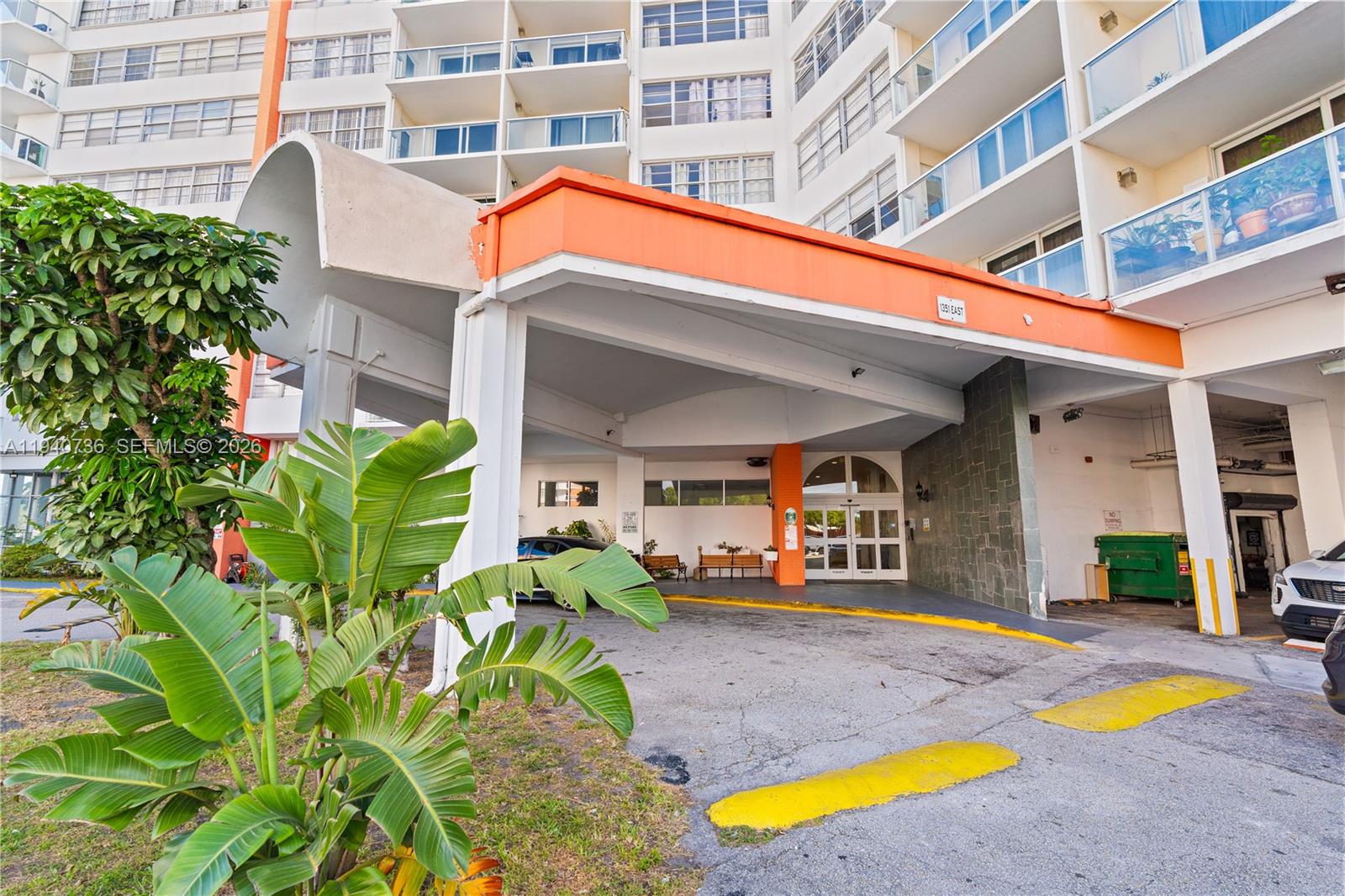 Ver detalles 301E 1 / 1 801 sq. ft. $ 2026-05-02 0 foto