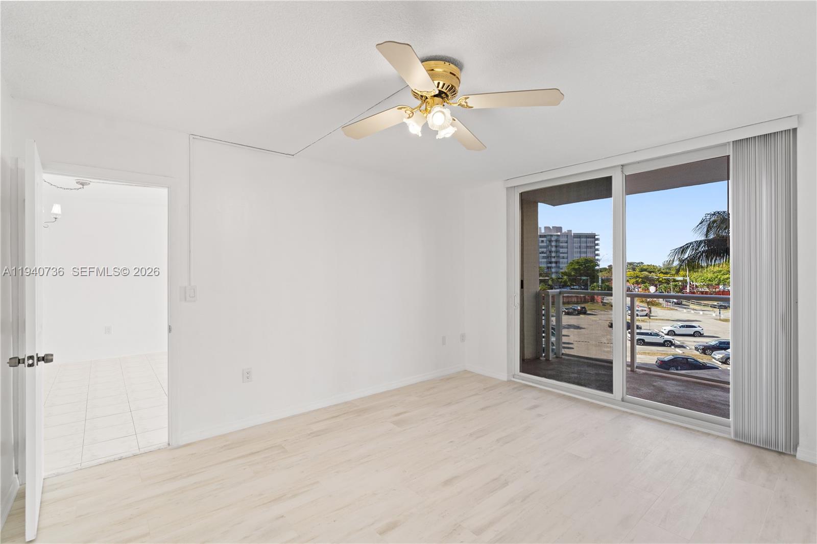 Ver detalles 301E 1 / 1 801 sq. ft. $ 2026-05-02 0 foto