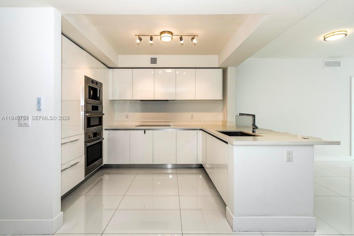 4-904 2 / 3 1541 кв.футов $ 2026-01-07 0 Фото