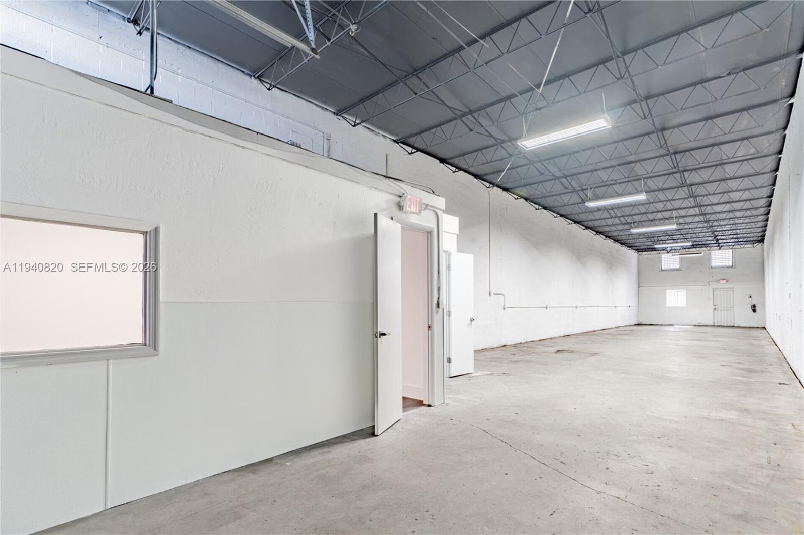   /   sq. ft. $ 2026-01-07 0 foto