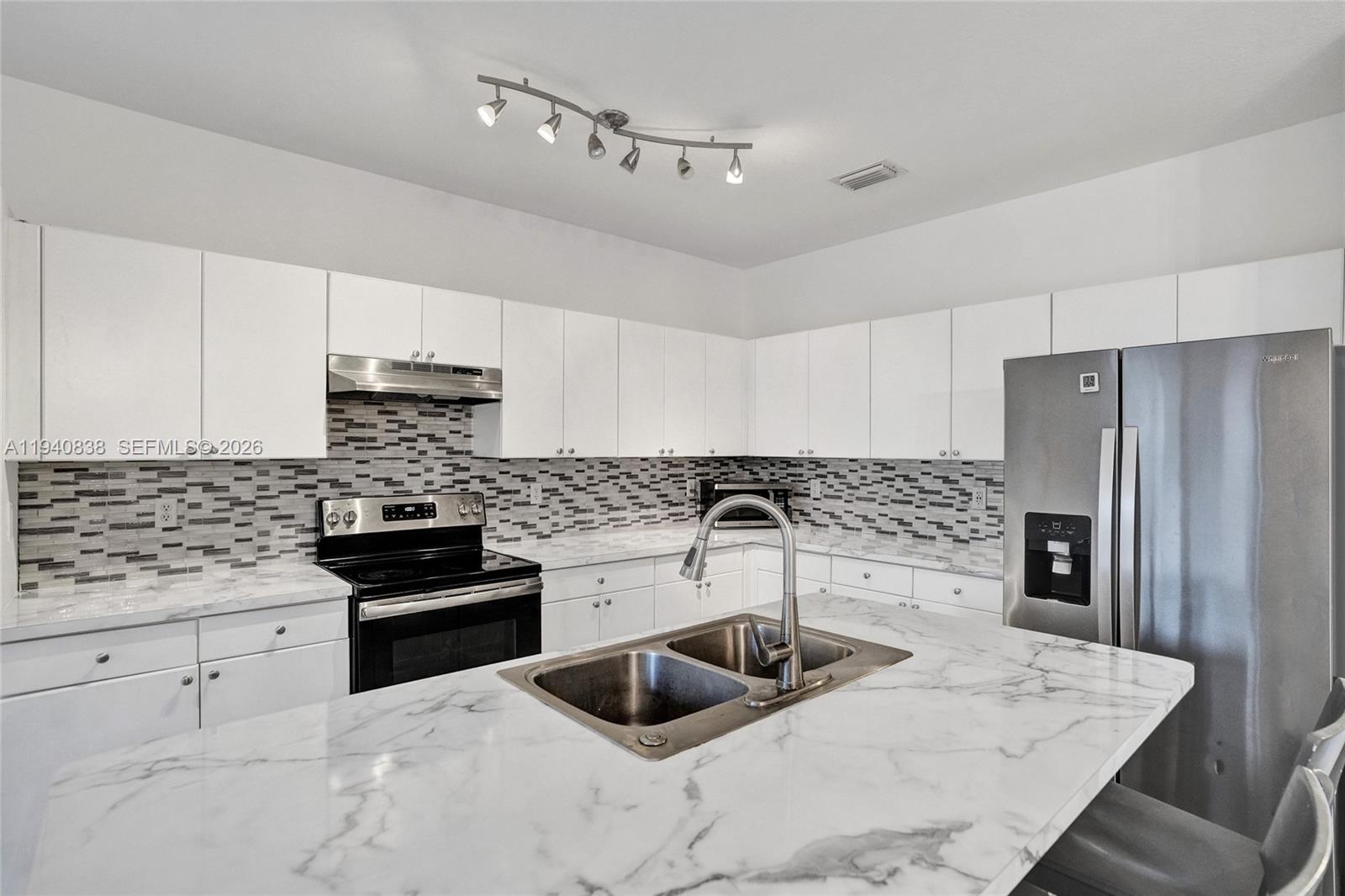 2238 4 / 3 1846 sq. ft. $ 2026-03-19 0 foto