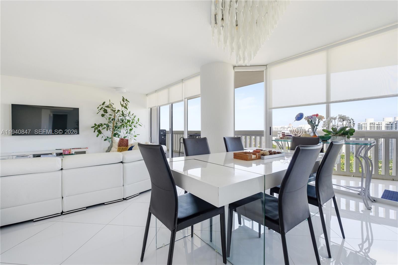 2806 3 / 3 1520 sq. ft. $ 2026-01-07 0 Photo