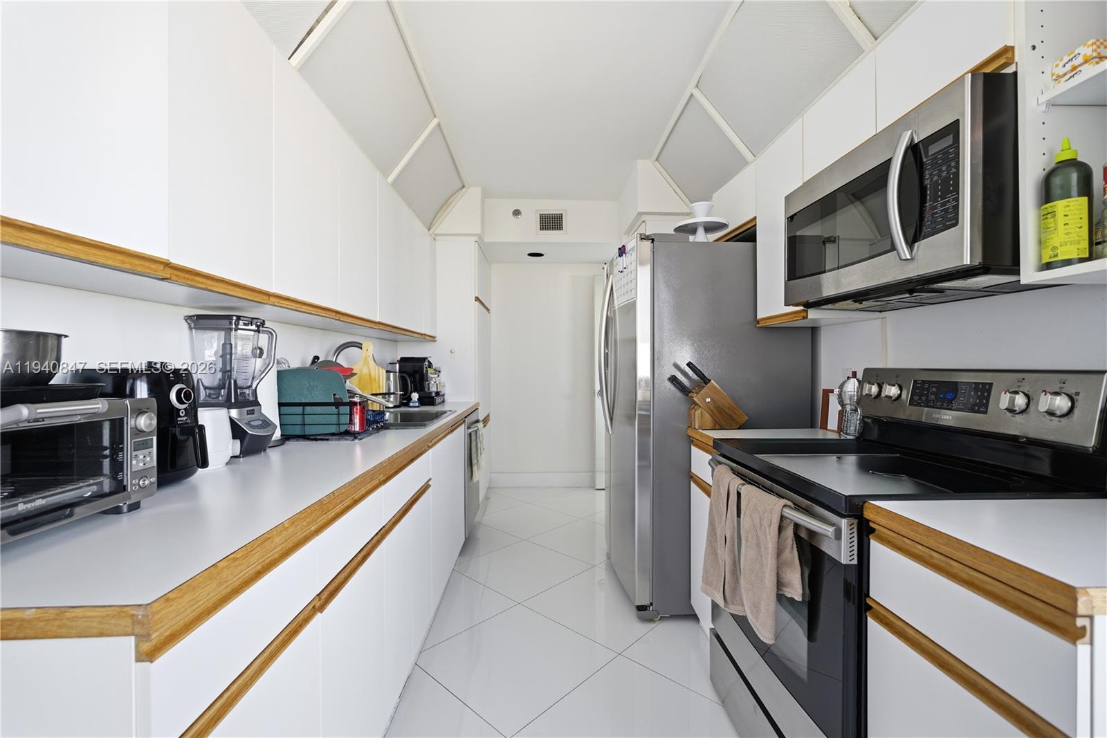 2806 3 / 3 1520 sq. ft. $ 2026-01-07 0 Photo