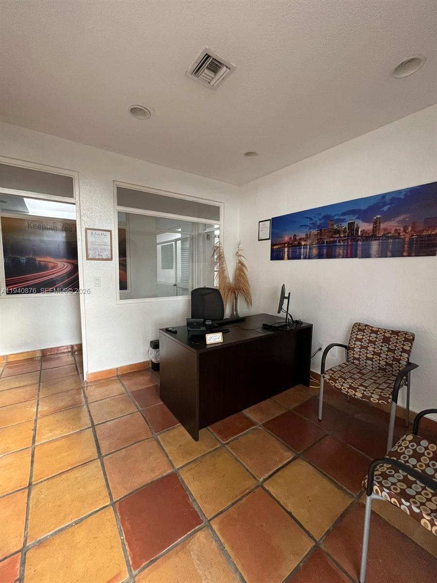 B  /   sq. ft. $ 2026-01-07 0 Photo