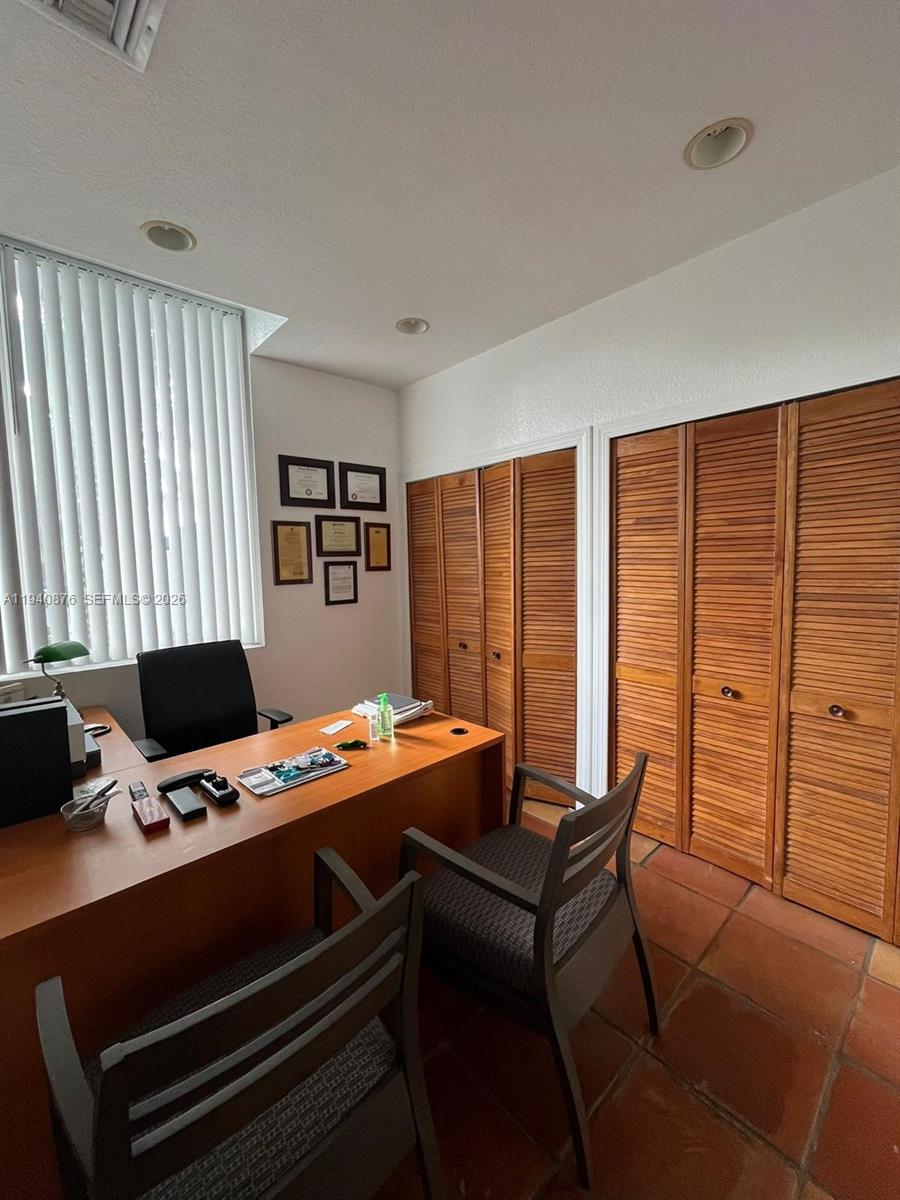 B  /   sq. ft. $ 2026-01-07 0 Photo