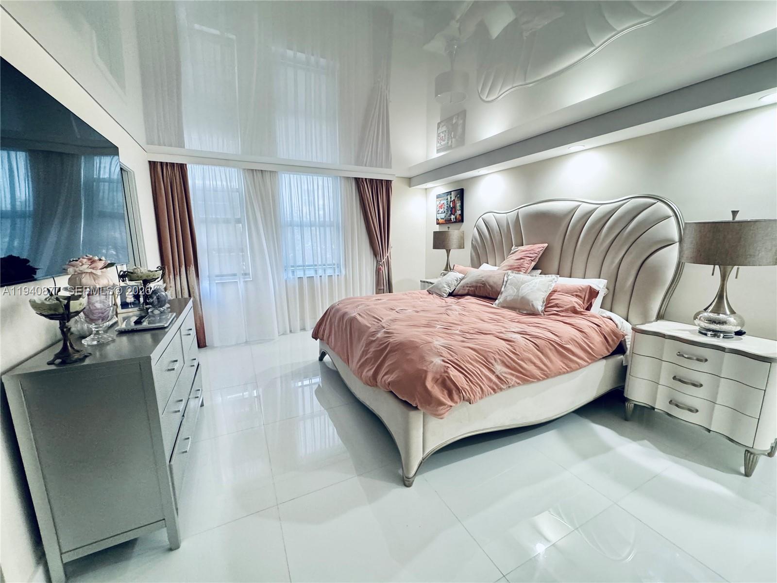 Photo of 1912 Ocean Dr  #2C, Hallandale Beach, Florida, 33009 - 