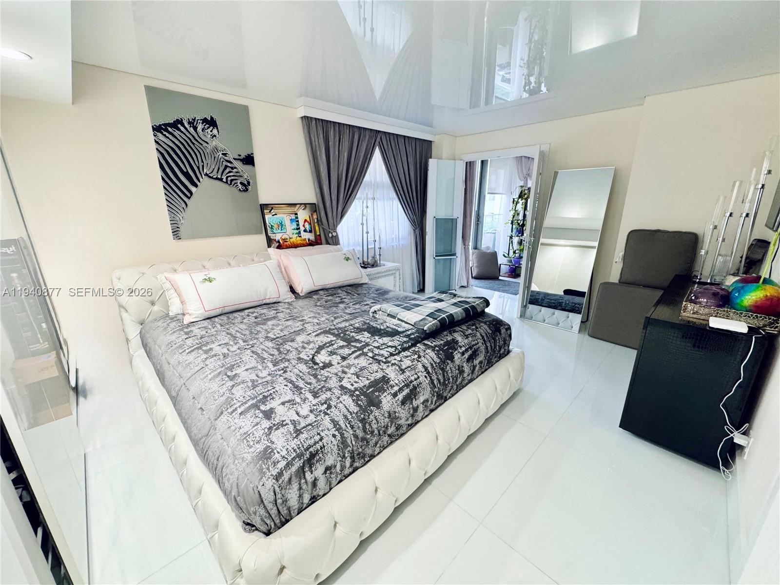 Photo of 1912 Ocean Dr  #2C, Hallandale Beach, Florida, 33009 - 