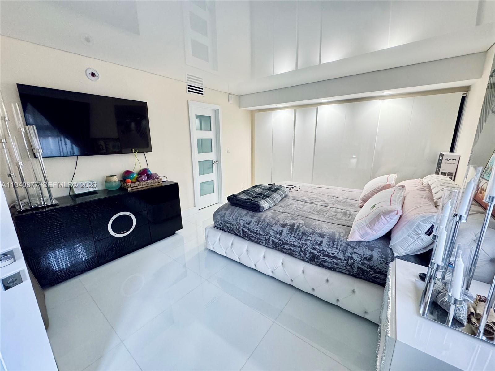 Photo of 1912 Ocean Dr  #2C, Hallandale Beach, Florida, 33009 - 