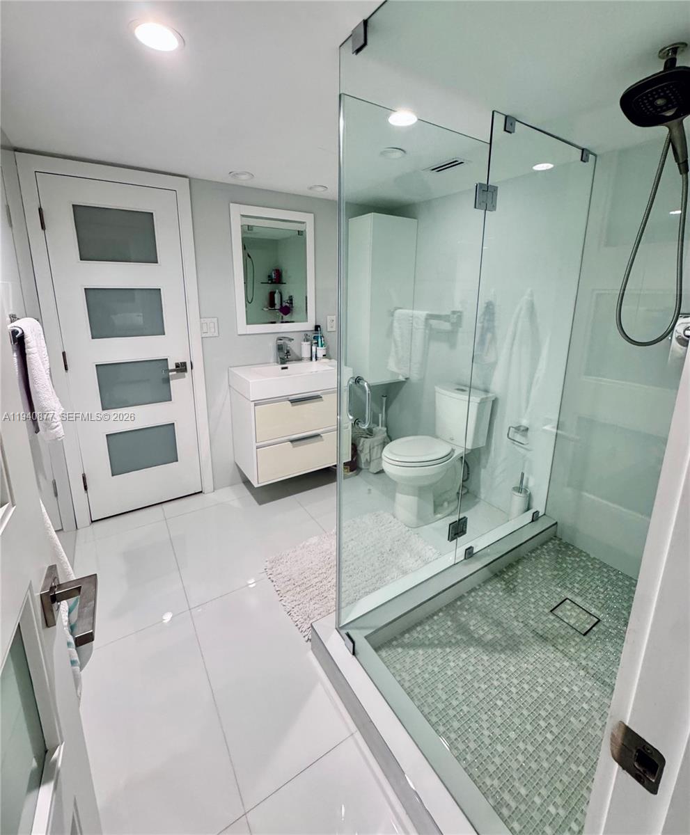 Photo of 1912 Ocean Dr  #2C, Hallandale Beach, Florida, 33009 - 