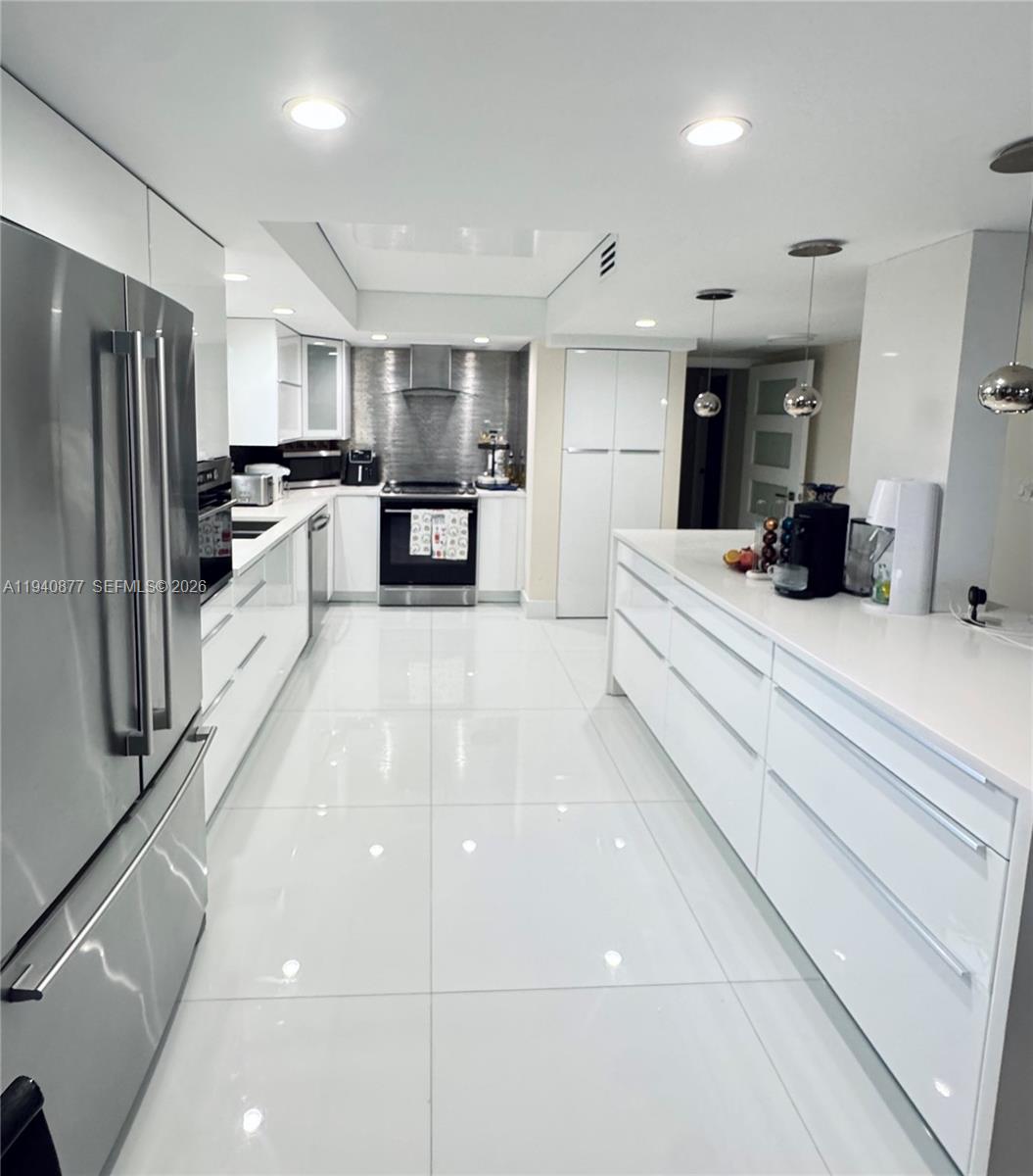 Photo of 1912 Ocean Dr  #2C, Hallandale Beach, Florida, 33009 - 