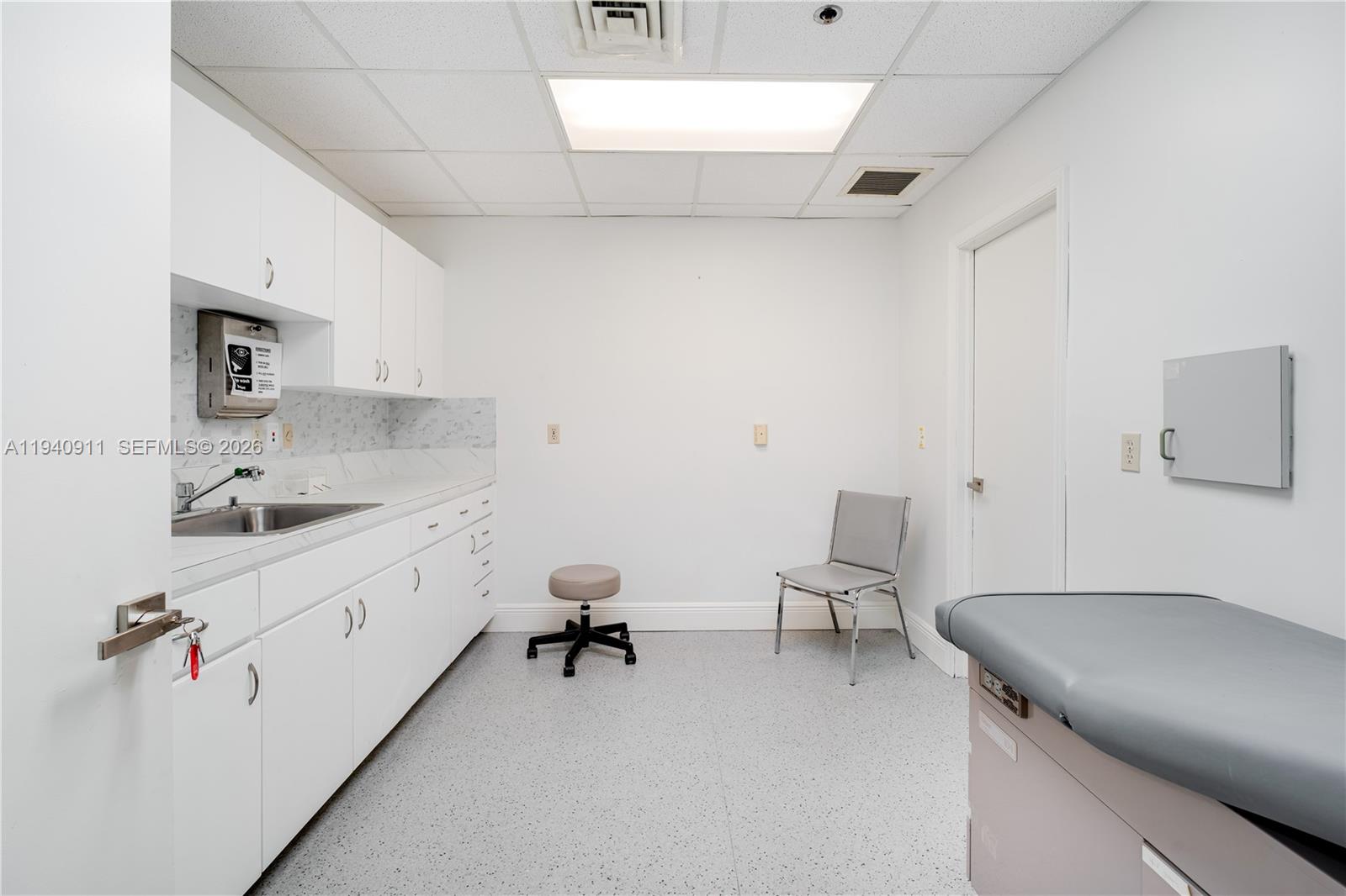 221  /   sq. ft. $ 2026-01-07 0 Photo