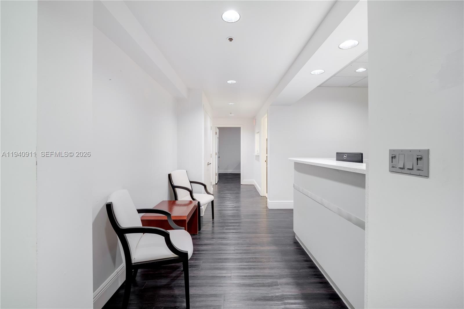 221  /   sq. ft. $ 2026-01-07 0 Photo