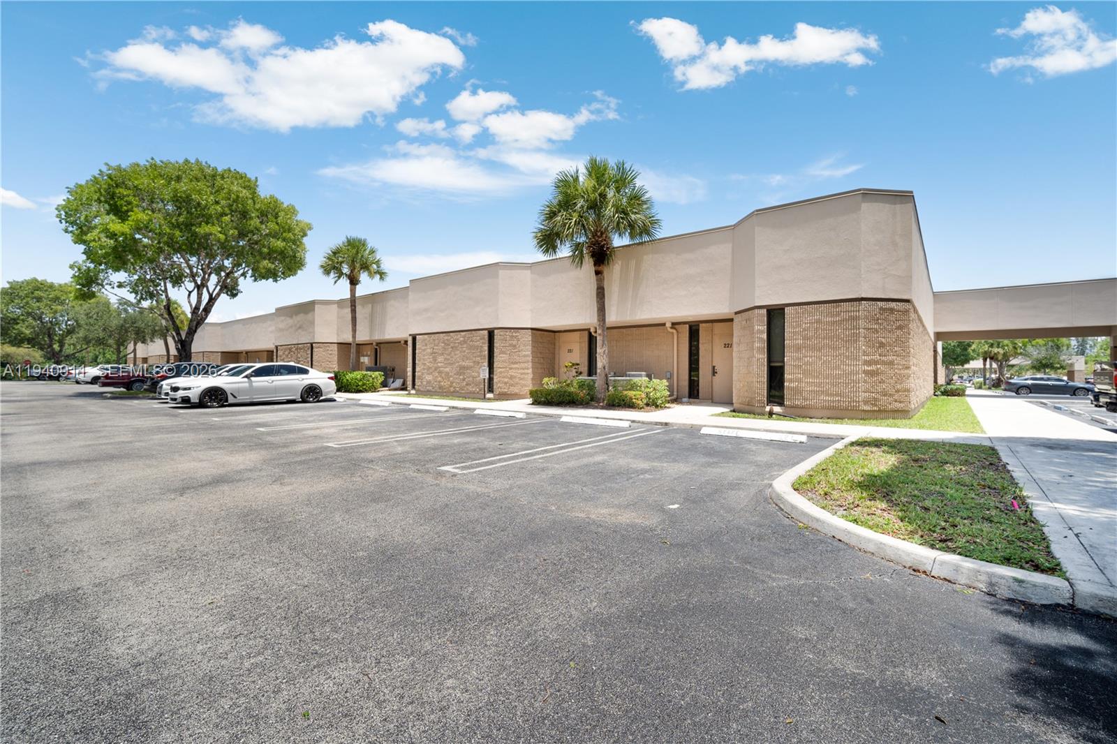 221  /   sq. ft. $ 2026-01-07 0 Photo