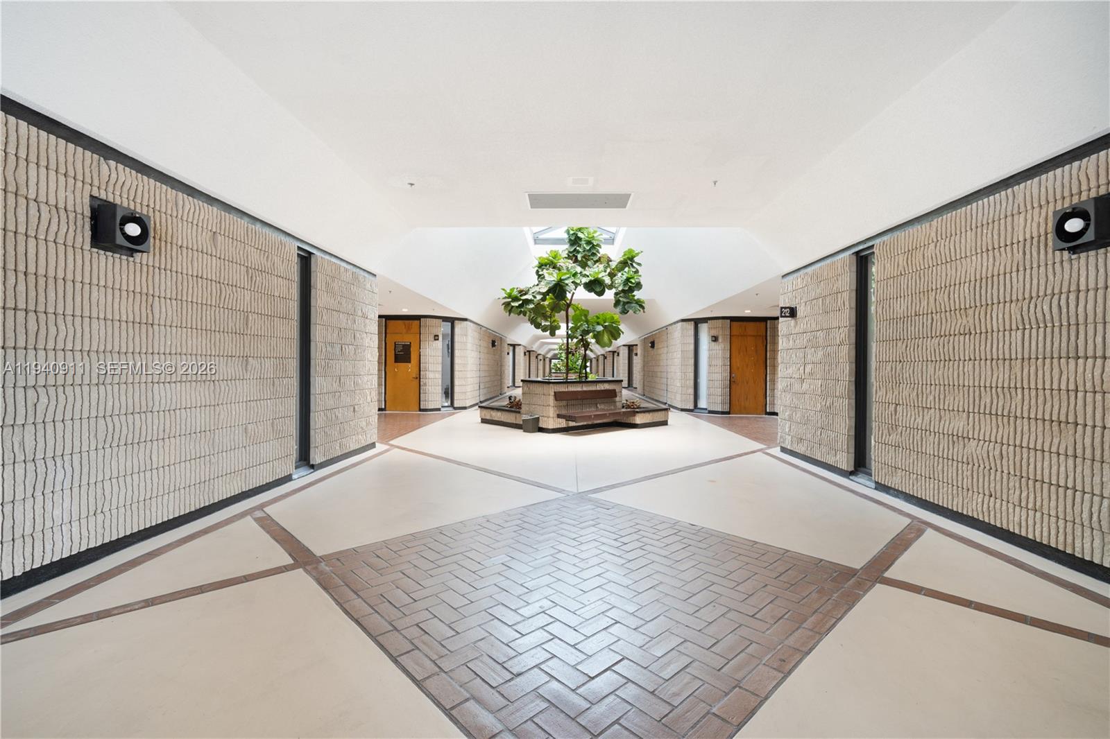 221  /   sq. ft. $ 2026-01-07 0 Photo