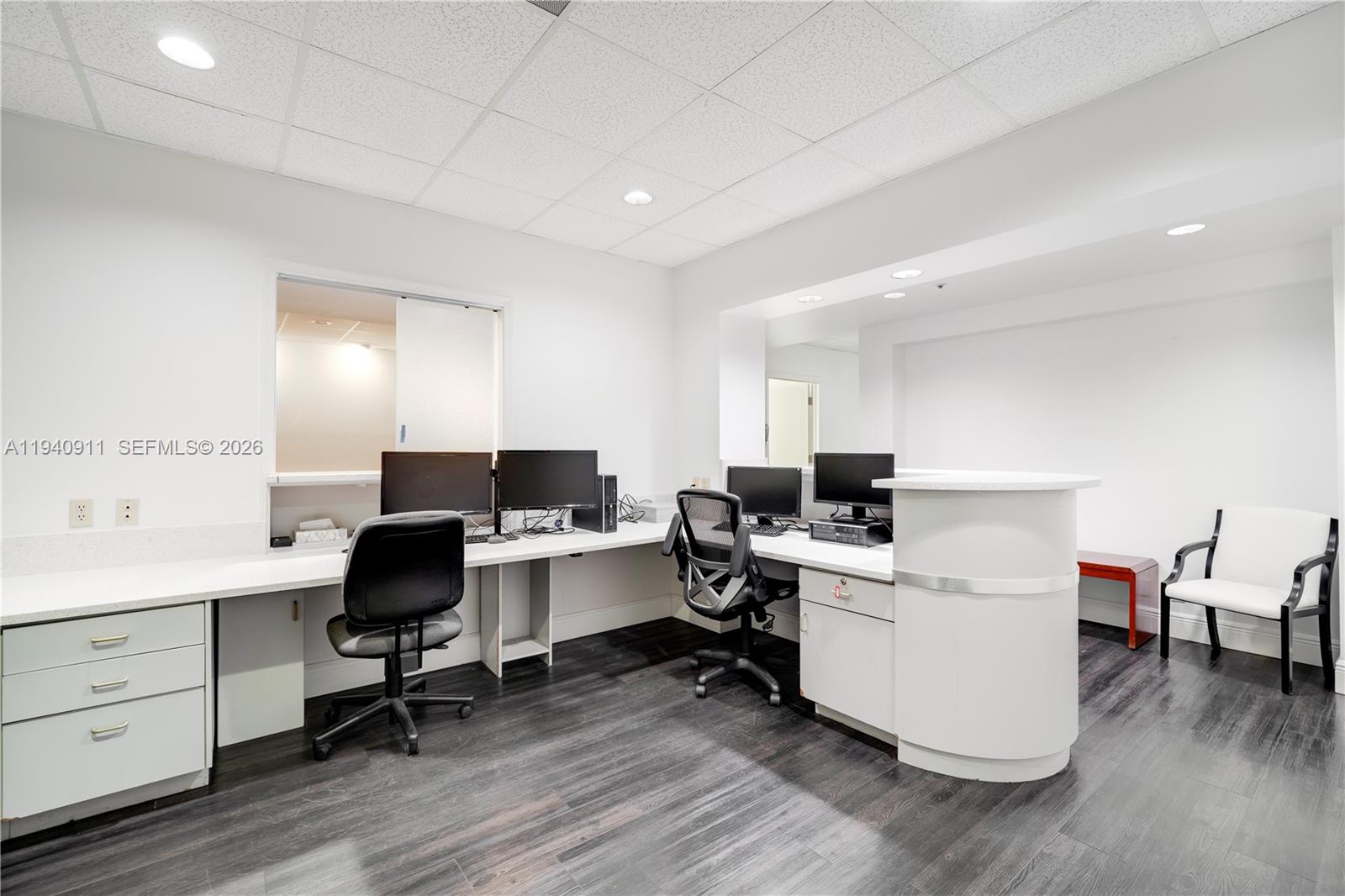 221  /   sq. ft. $ 2026-01-07 0 Photo