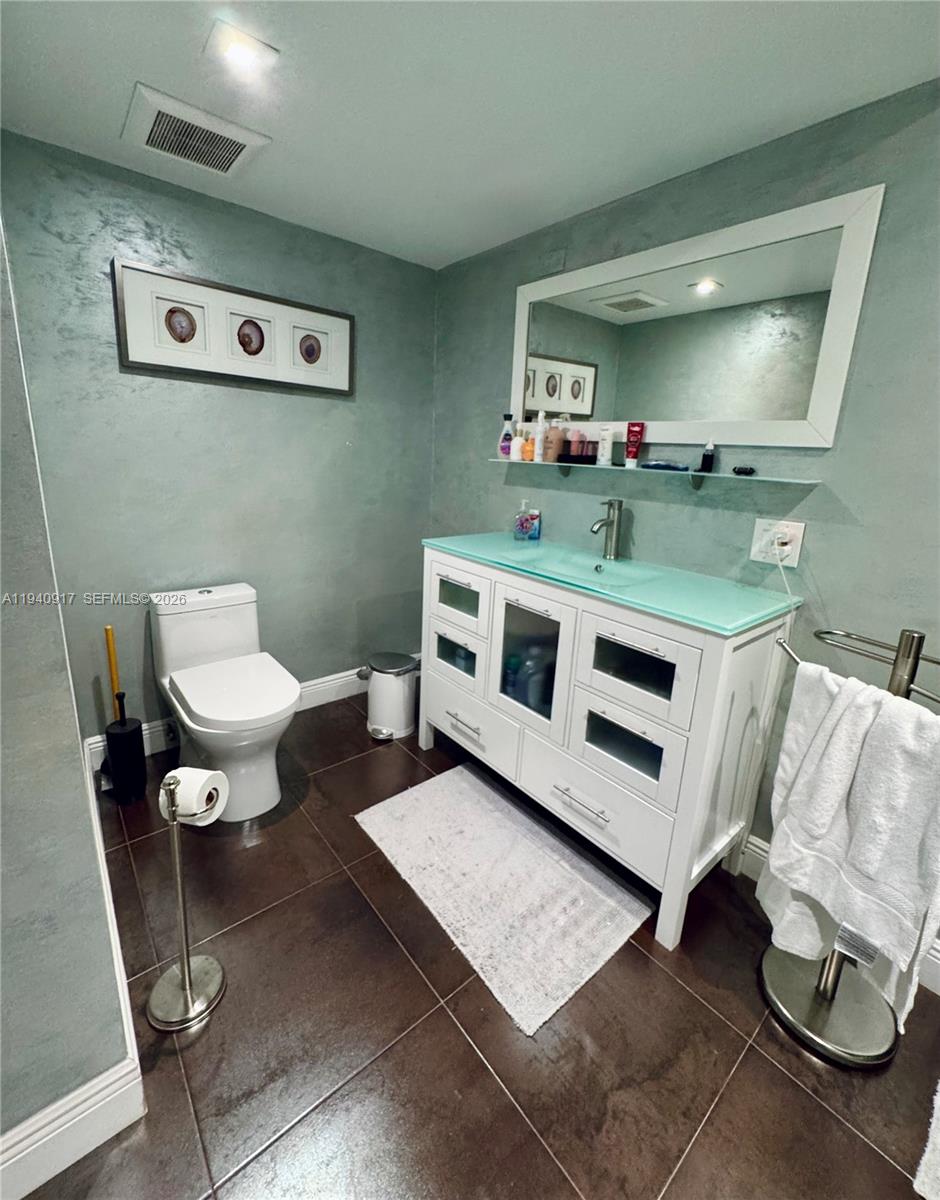 Photo of 1920 Ocean Dr  #6A, Hallandale Beach, Florida, 33009 - 