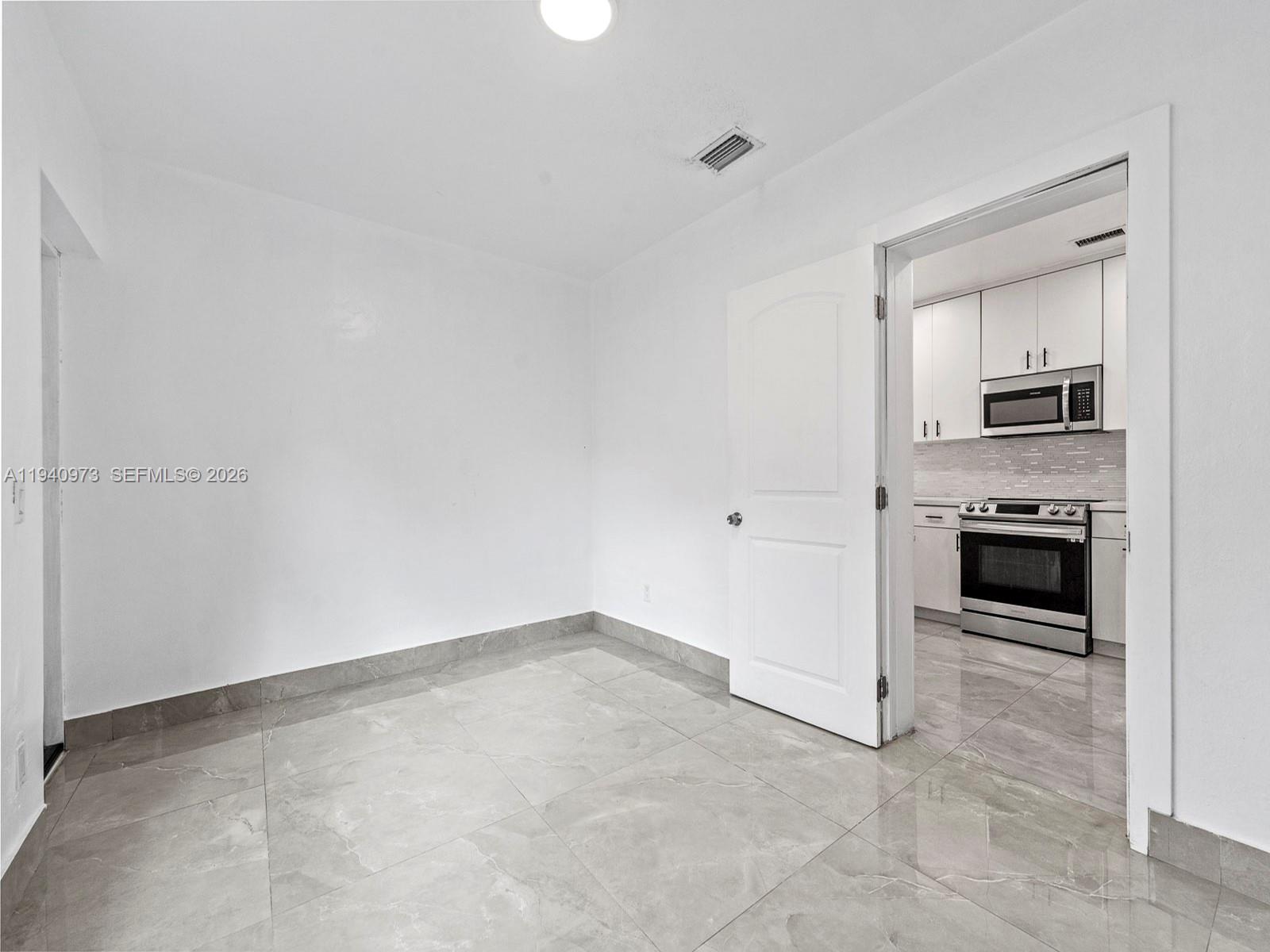 Подробнее / 1160 кв.футов $ 2026-01-07 0 Фото