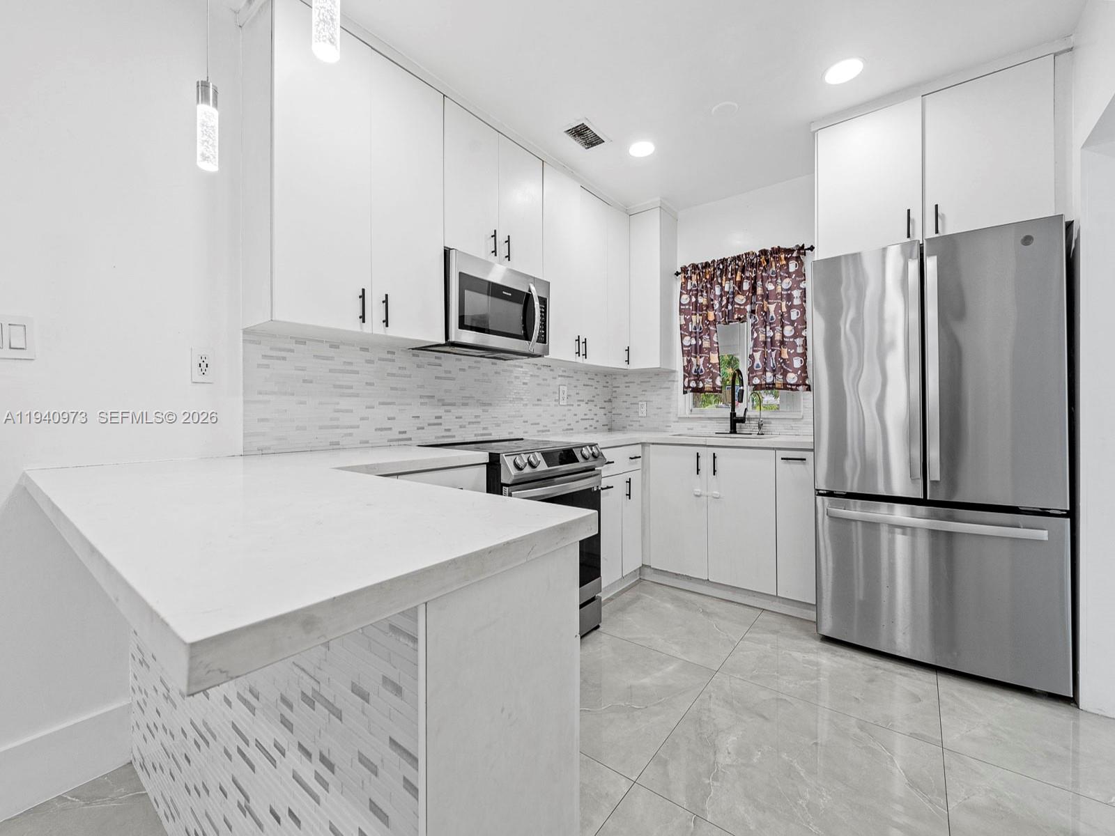 Подробнее / 1160 кв.футов $ 2026-01-07 0 Фото