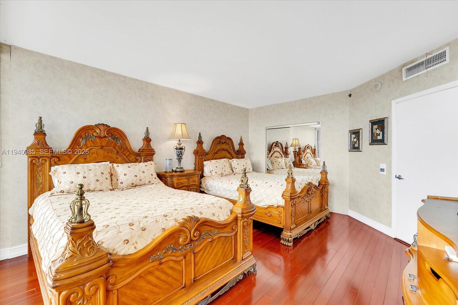 602 3 / 3 1890 кв.футов $ 2026-01-07 0 Фото