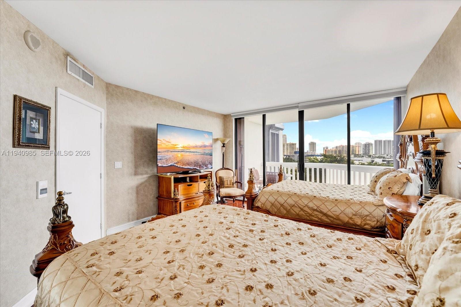 602 3 / 3 1890 кв.футов $ 2026-01-07 0 Фото