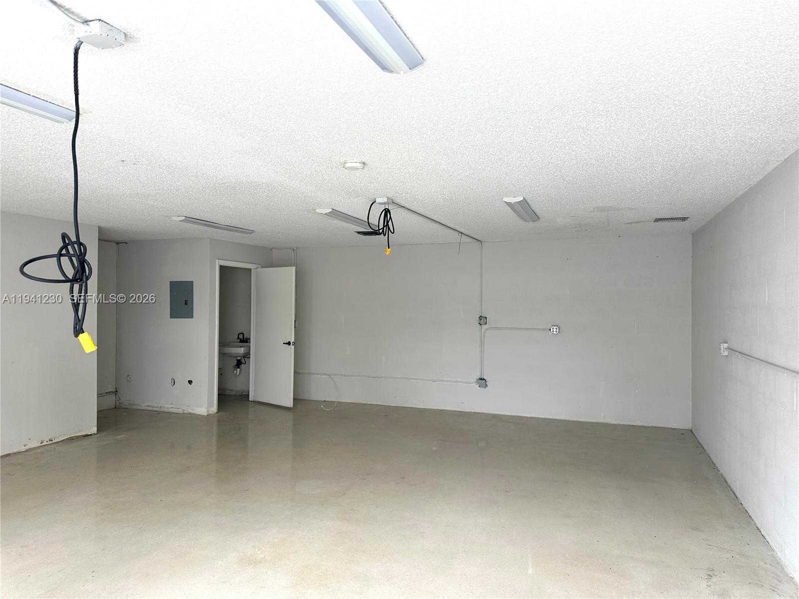 Подробнее 8 / кв.футов $ 2026-01-08 0 Фото