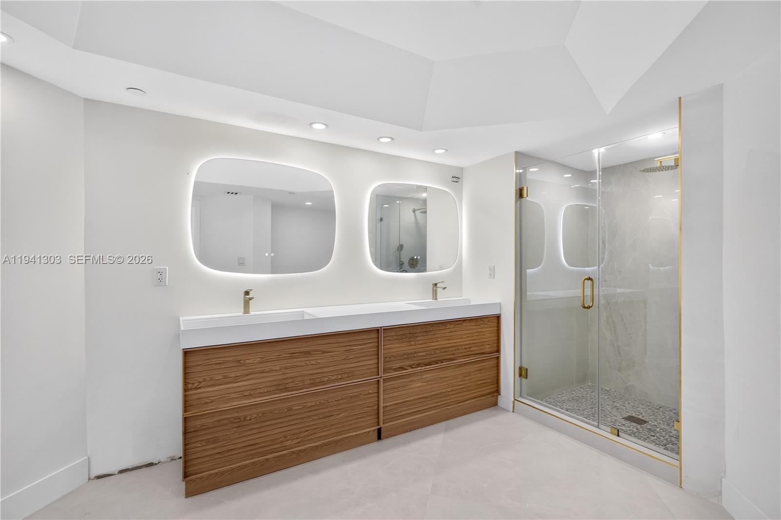 See details 2701 3 / 5 2470 sq. ft. $ 2026-01-08 0 Photo