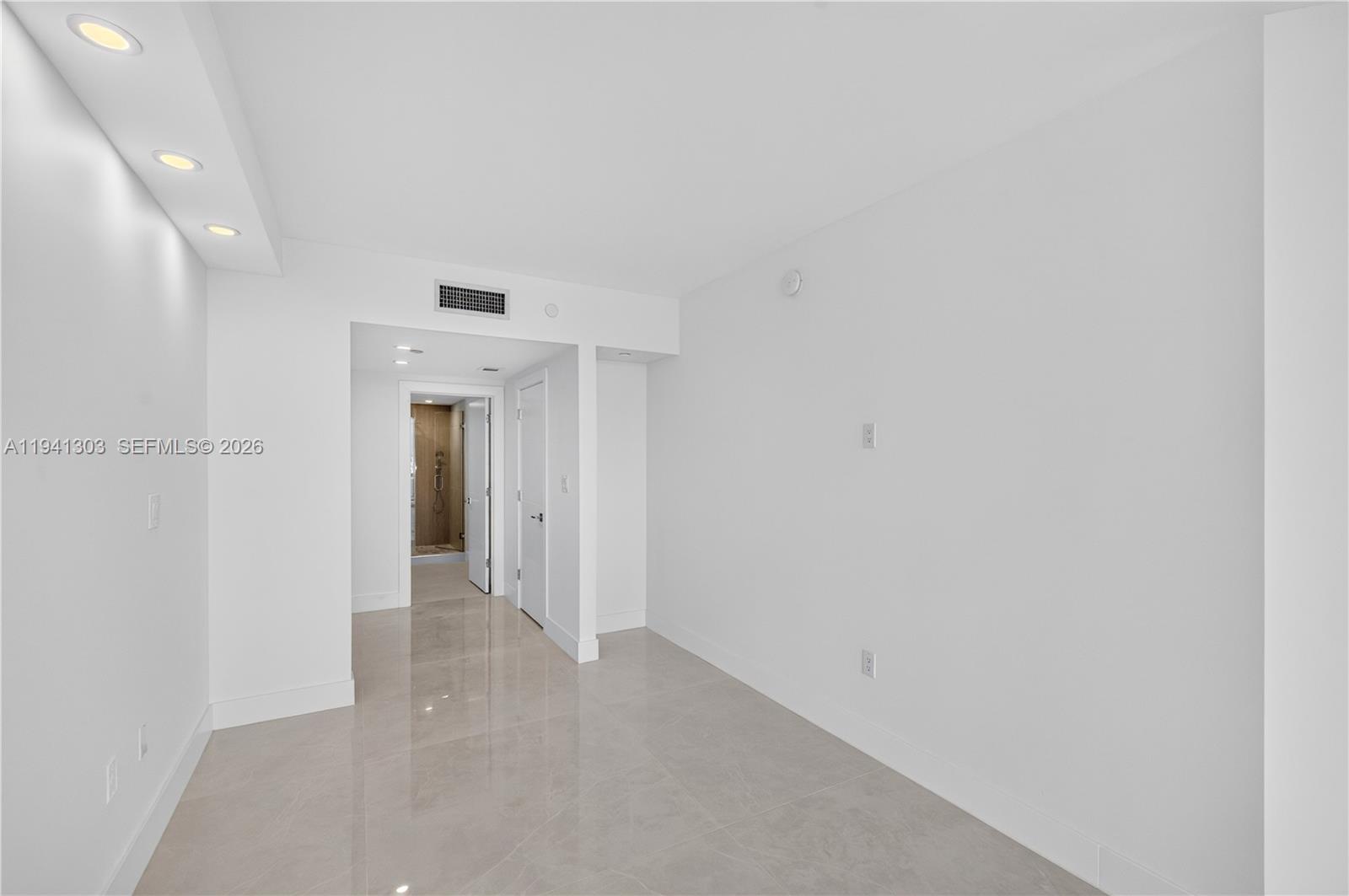 See details 2701 3 / 5 2470 sq. ft. $ 2026-01-08 0 Photo