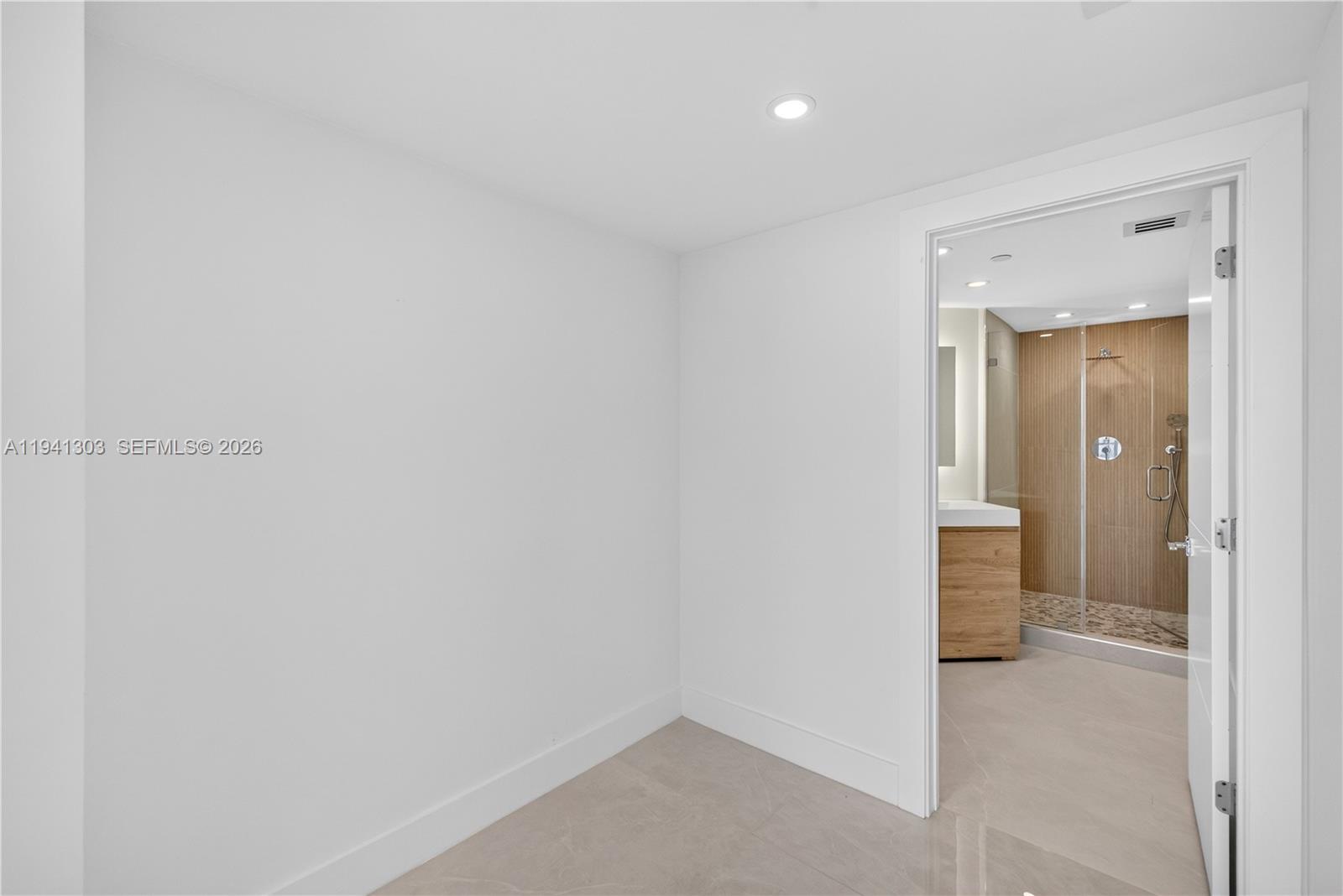 See details 2701 3 / 5 2470 sq. ft. $ 2026-01-08 0 Photo