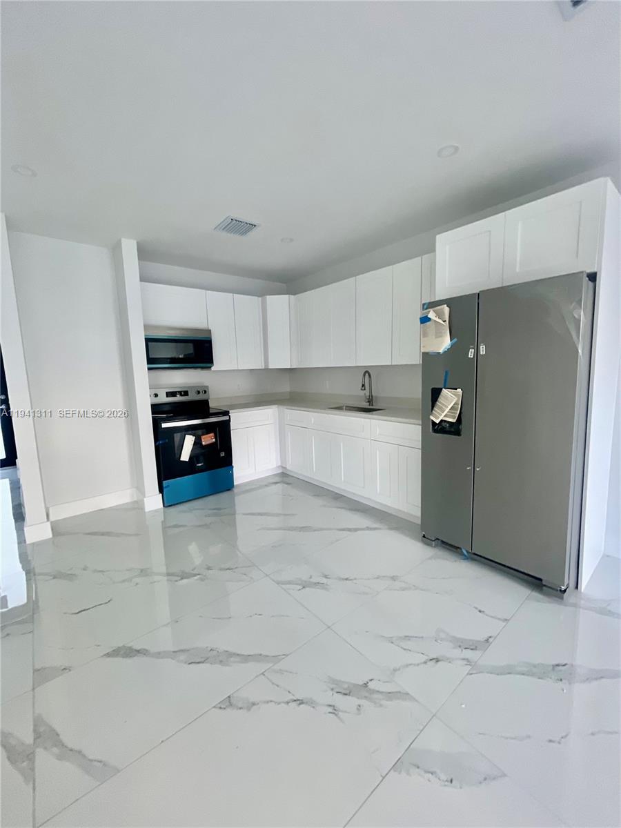 See details / 2144 sq. ft. $ 2026-01-08 0 Photo