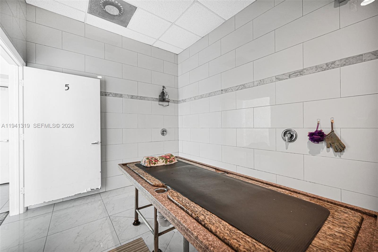 C5  /   кв.футов $ 2026-01-08 0 Фото